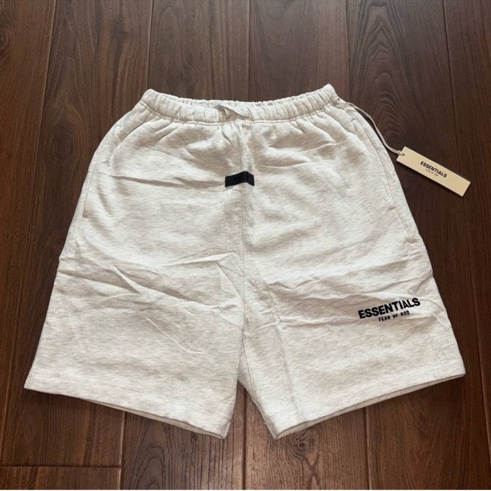 Essentials FEAR OF GOD Light Oatmeal Athletic Shorts size Medium NWT